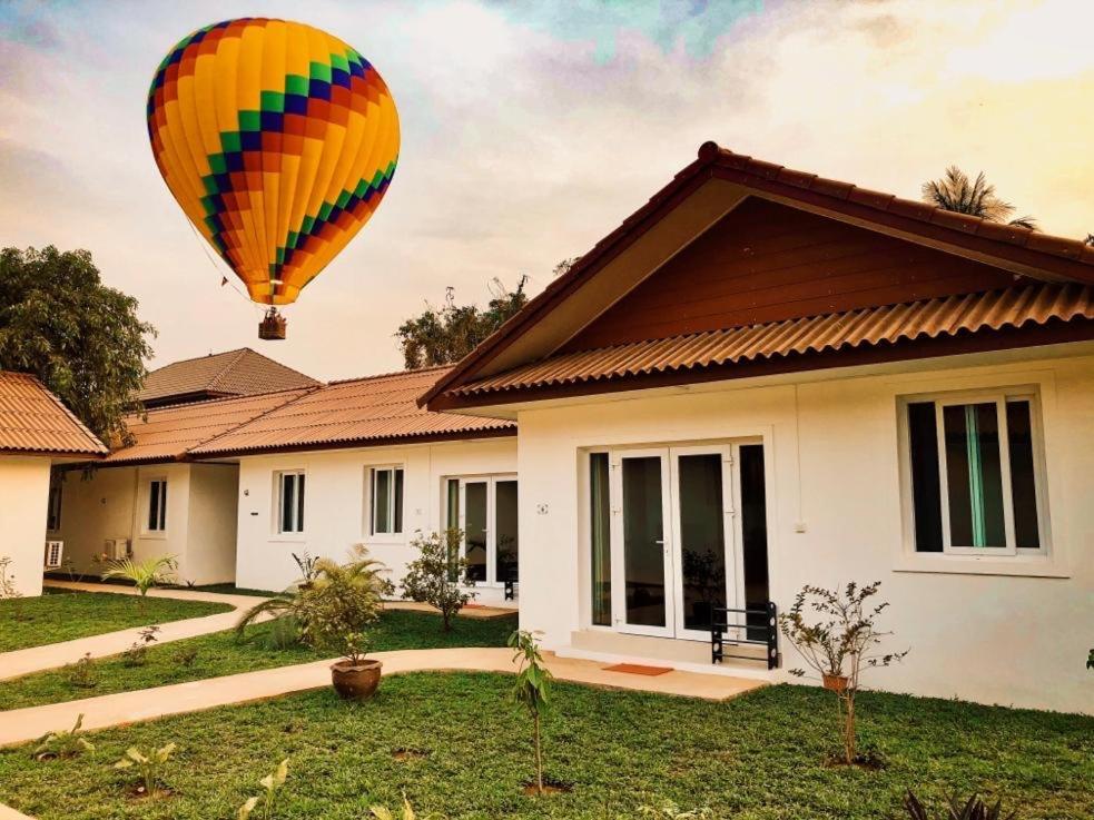 River View Villas ヴァンヴィエン エクステリア 写真